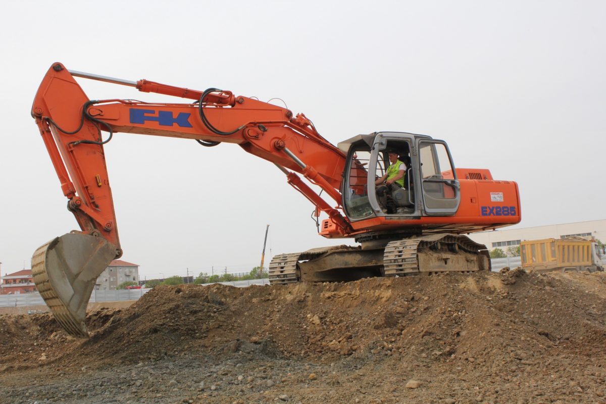 defabiani-7-Hitachi 285